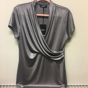 ⭐️NWT⭐️ DKNY Top, Size Large